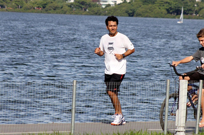 Marcos Palmeira corre na Lagoa Rodrigo de Freitas