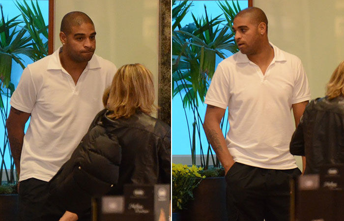 Mais magro, Adriano passeia por shopping no Rio de Janeiro