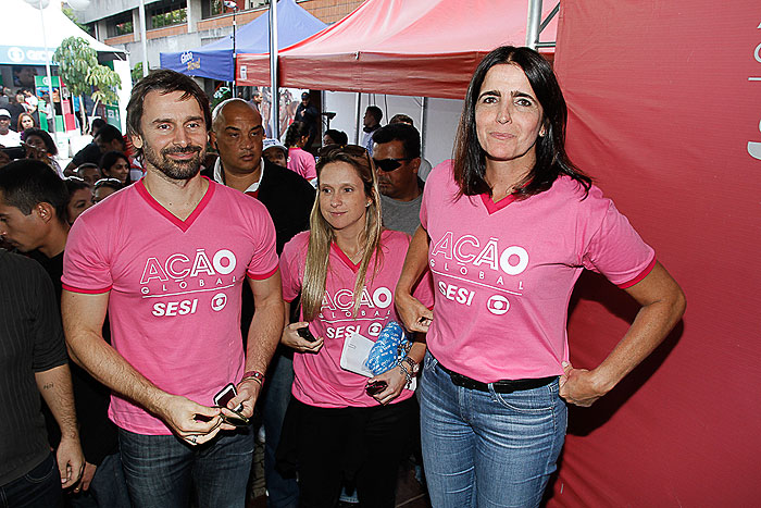 A Dupla precisou de ajuda de seguranças para chegar ao palco do evento.