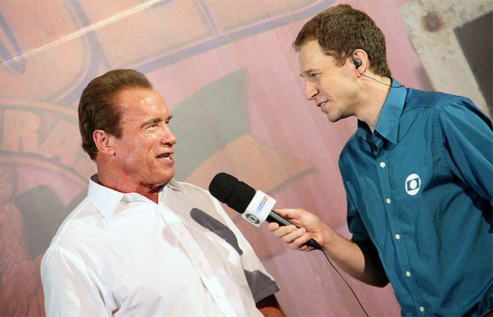 Arnold Schwarzenegger passeia por seu evento de fisiculturismo no Rio de Janeiro