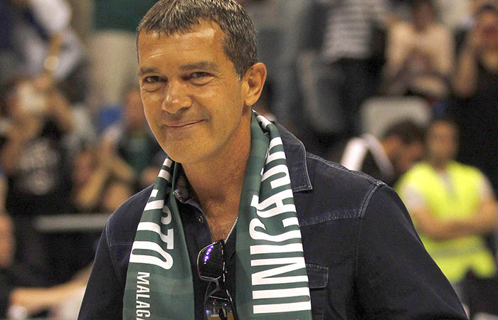 Antonio Banderas ganha presente de time de basquete espanhol