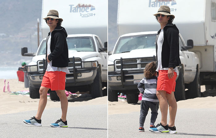 Orlando Bloom se diverte na praia com o filho Flynn