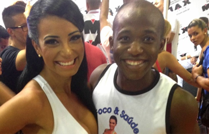  Cinthia Santos prestigia Gracyanne Barbosa em evento fitness