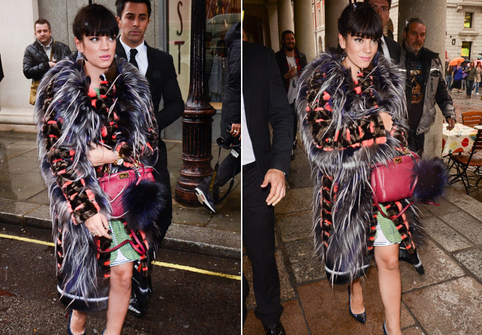 Contra tendências ecológicas, Lily Allen usa casaco de pele da Fendi