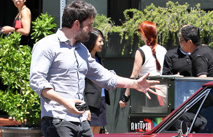  Ben Affleck toma multa por estacionar em local proibido