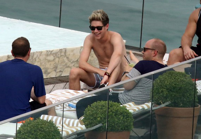 Integrantes da banda One Direction curtem hotel no Rio de Janeiro