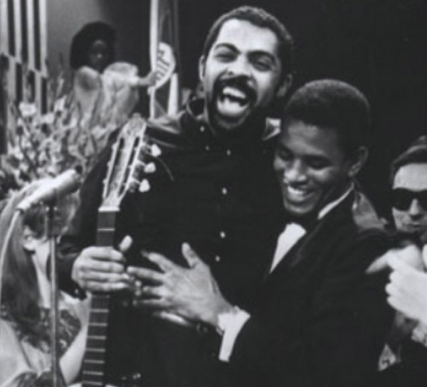 Gilberto Gil homenageia Jair Rodrigues no dia de sua morte