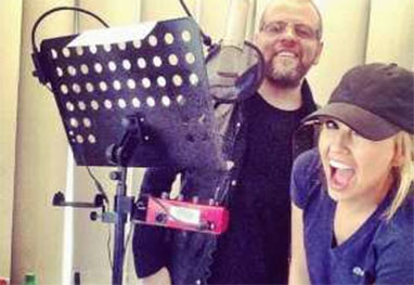 Thalía grava novo disco em seu próprio estúdio
