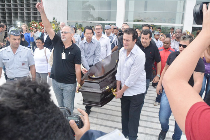Corpo de Jair Rodrigues deixa Assembleia Legislativa em São Paulo
