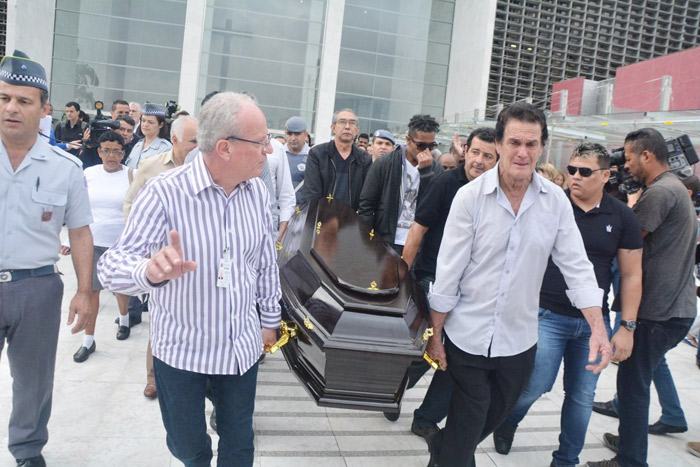 Corpo de Jair Rodrigues deixa Assembleia Legislativa em São Paulo