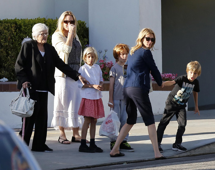 Julia Roberts passa a tarde com a família