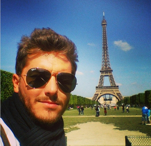 Klebber Toledo visita a Torre Eiffel em Paris