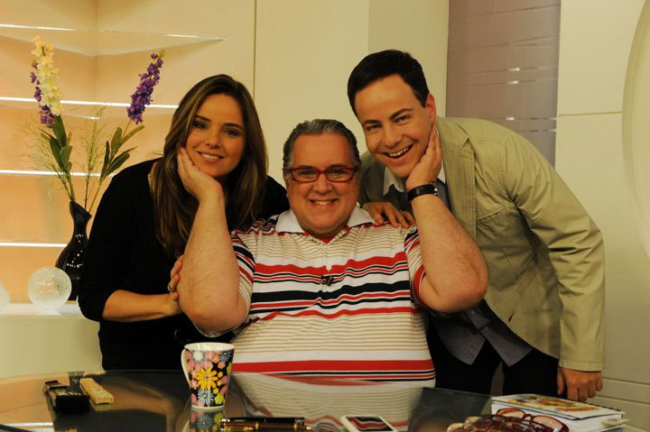 Emissora tira programa de Adriana Castro e Leão Lobo do ar