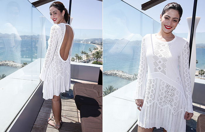 Carol Castro brilha com look branco em Cannes