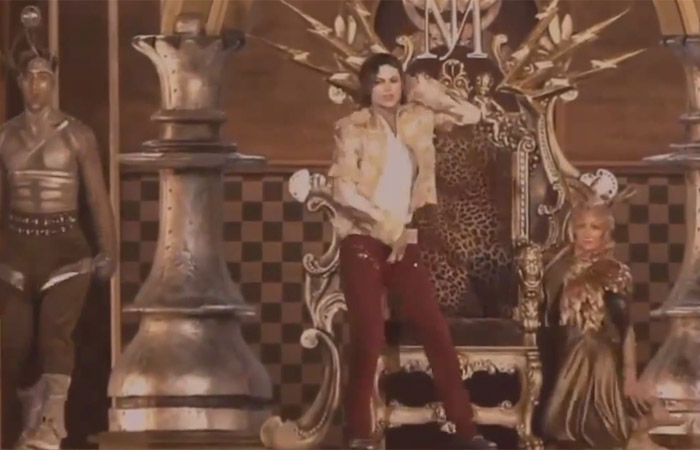 Michael Jackson impressiona ao aparecer em holograma no palco do Billboard Music Awards
