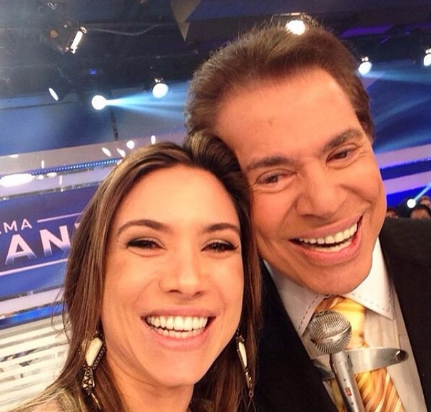 Silvio Santos dá bronca e pede selfie com Patrícia Abravanel durante programa