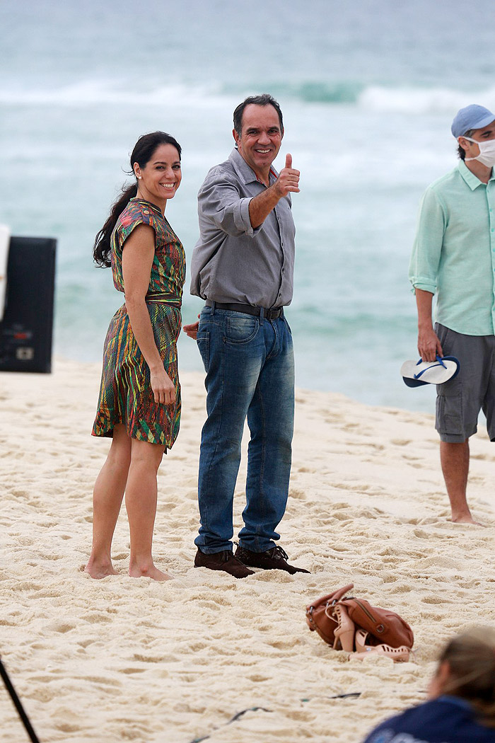 Humberto Martins e Gianecchini gravam na praia do Recreio, no Rio