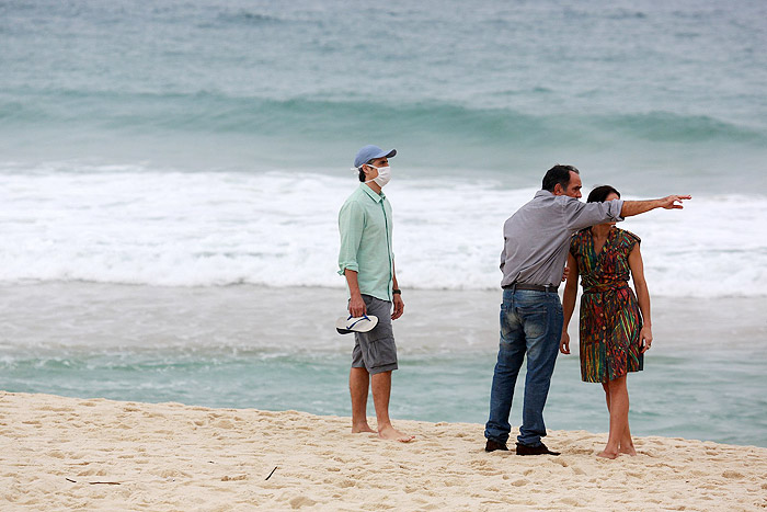 Humberto Martins e Gianecchini gravam na praia do Recreio, no Rio