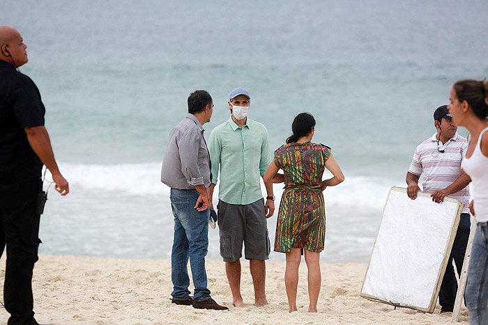 Humberto Martins e Gianecchini gravam na praia do Recreio, no Rio