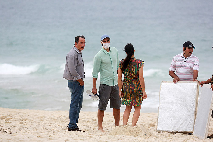 Humberto Martins e Gianecchini gravam na praia do Recreio, no Rio