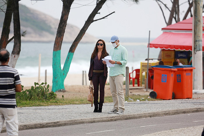 Humberto Martins e Gianecchini gravam na praia do Recreio, no Rio