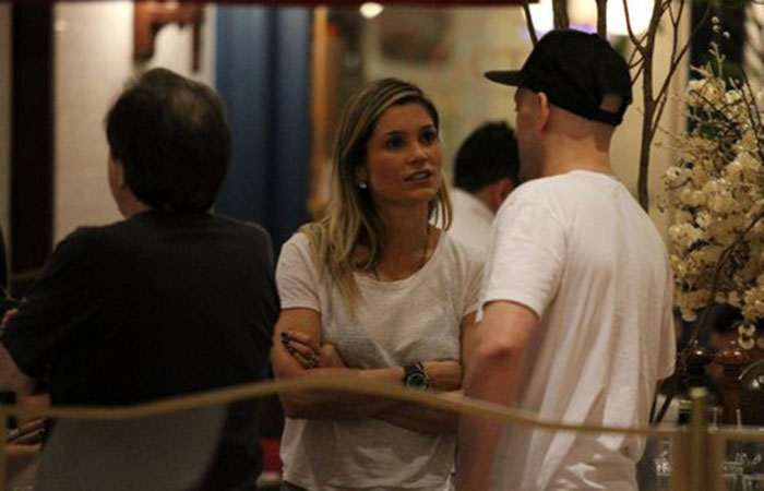  Papo em dia: Paulo Gustavo, Samantha Schmütz e Flávia Alessandra se reúnem em shopping carioca