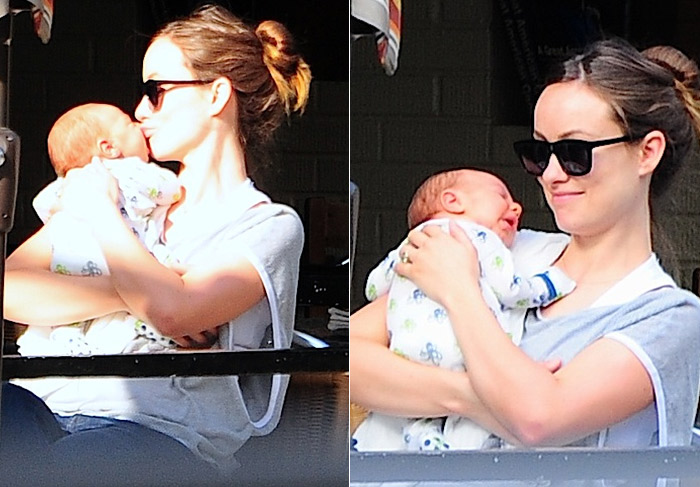 Olivia Wilde dá beijo carinhoso no filho recém-nascido, em Nova York
