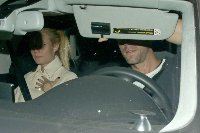 Após separação, Chris Martin e Gwyneth Paltrow jantam juntos em Los Angeles