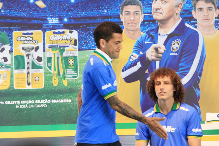 David Luiz e Paulinho falam sobre a seleção na Copa do Mundo durante evento