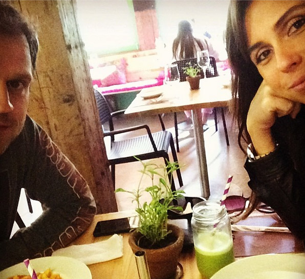  Giovanna Antonelli almoça com o marido no Rio