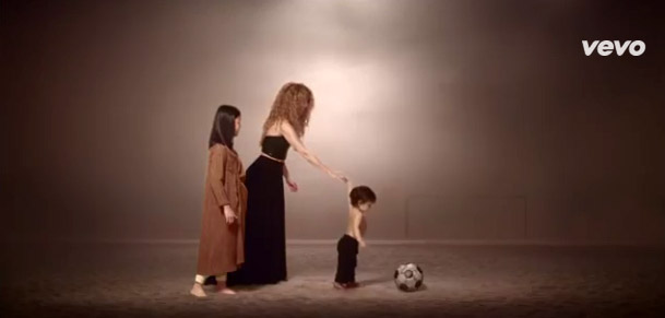 Filho de Shakira brilha em clipe ao lado de Carlinhos Brown, Neymar e Gerard Pique. Assista!