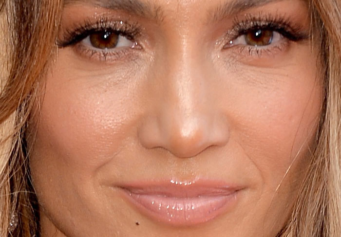 Jennifer Lopez lança sua biografia em outubro