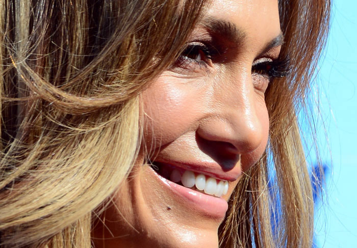 Jennifer Lopez lança sua biografia em outubro