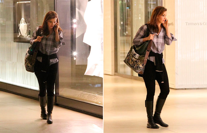  Júlia Lemmertz faz pausa para lanche durante tarde de compras