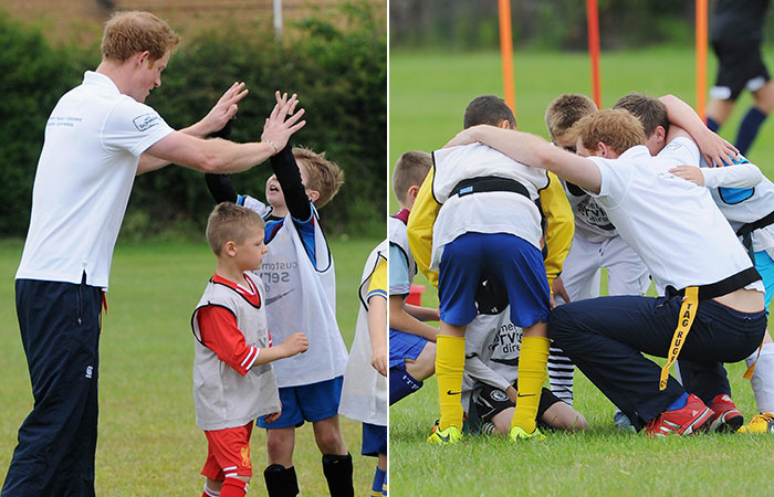 Príncipe Harry joga futebol com crianças em ONG na Inglaterra