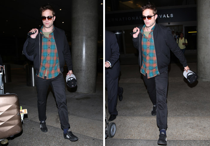 Robert Pattinson chega a Los Angeles com look casual