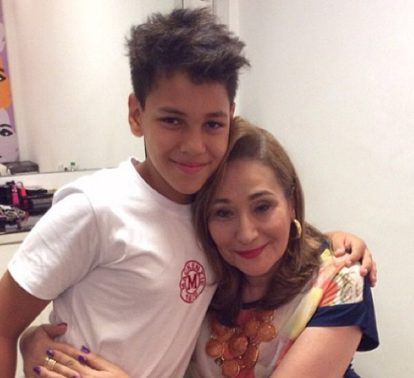 Sônia Abrão homenageia o afilhado Ryan, filho da cantora Simony
