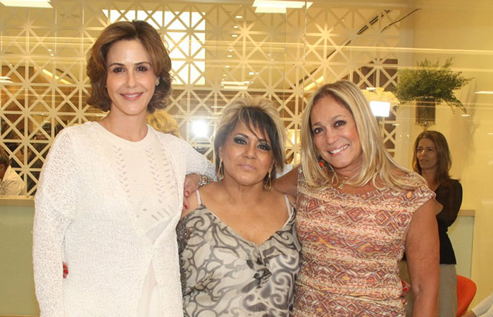 Suzana Vieira e mais estrelas participam de inauguração de salão no Rio de Janeiro