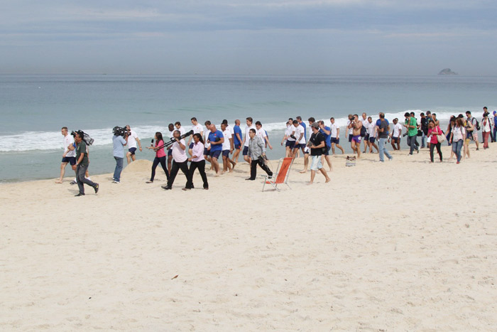 Jogadores da Holanda passeiam pelas areias de Ipanema