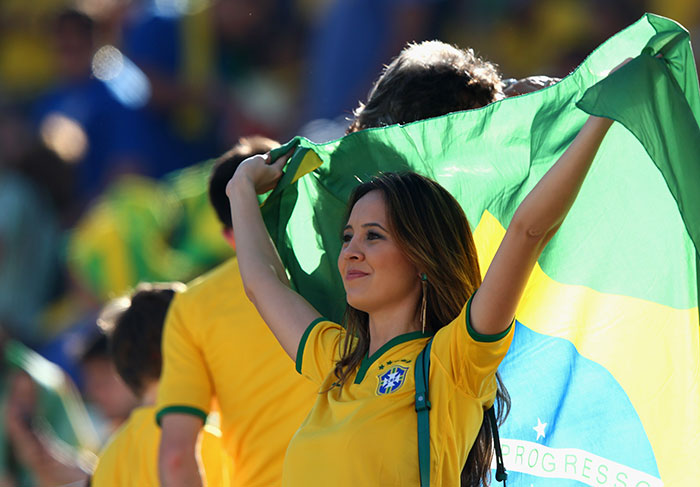 Claudia Leitte, Jennifer Lopez e Pitbull abrem a Copa do Mundo