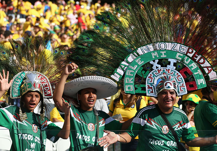 Claudia Leitte, Jennifer Lopez e Pitbull abrem a Copa do Mundo