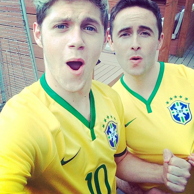  Niall Horan torce para o Brasil na Copa do Mundo