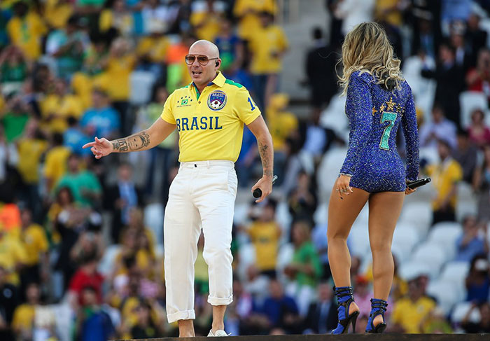 Claudia Leitte, Jennifer Lopez e Pitbull abrem a Copa do Mundo