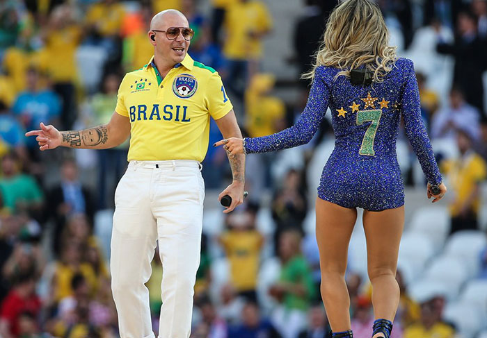 Claudia Leitte, Jennifer Lopez e Pitbull abrem a Copa do Mundo