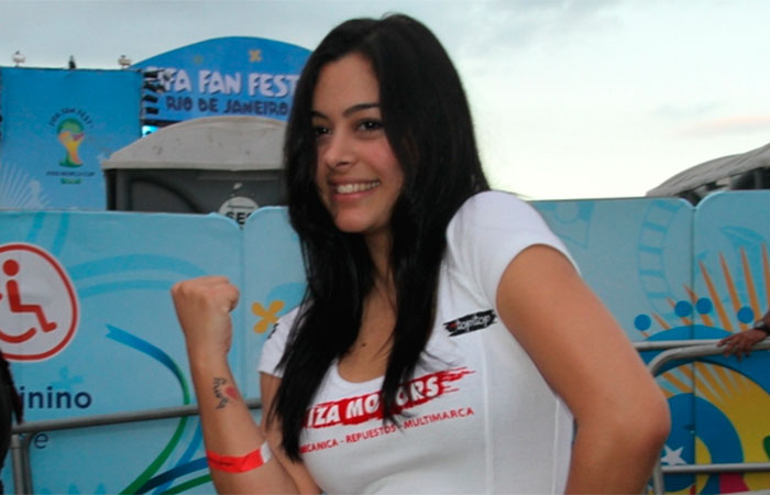 Larissa Riquelme curte FIFA Fan Fest em Copacabana