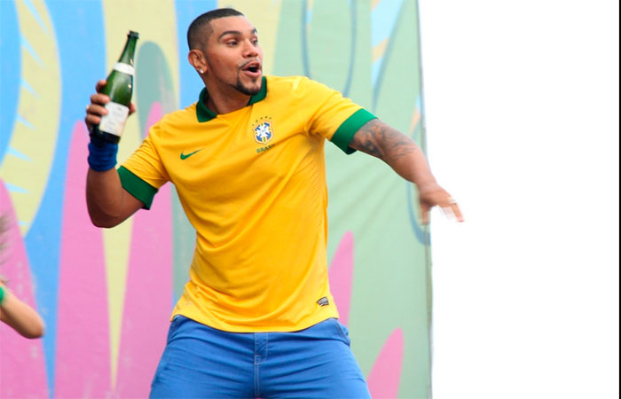  Naldo levanta a galera no FIFA Fan Fest, em Copacabana