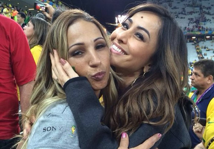 Sabrina Sato e Valesca Popozuda posaram juntas na Arena Corinthians