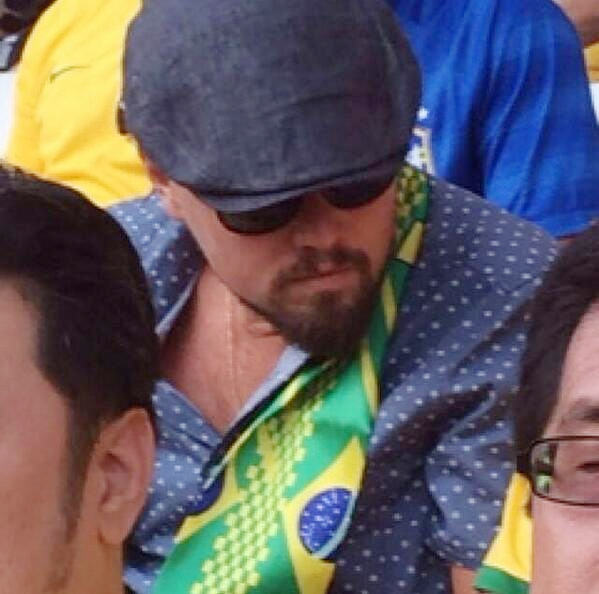 Leonardo DiCaprio é flagrado assistindo o jogo do Brasil na Arena Corinthians