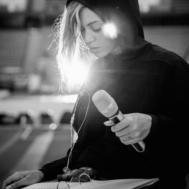  Beyoncé agradece pela profissão de cantora