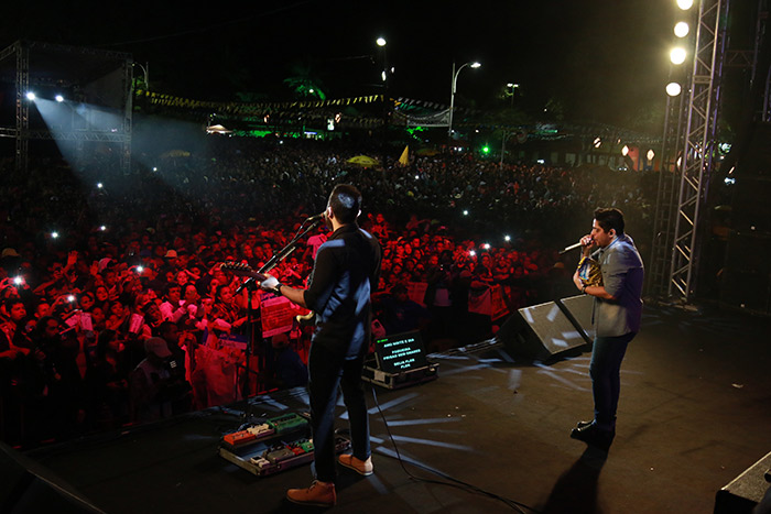 Jorge e Mateus agitam Festa Junina no interior da Bahia